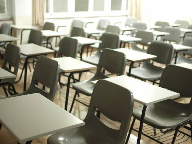 Contoh Deskripsi Diri Anak SMK. Foto hanya ilustrasi. Sumber foto: Unsplash/Mchee
