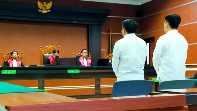 Sidang pembacaan vonis kasus Money Politics yang dilakukan dua Caleg terpilih asal Gerindra pada Pemilu 2024 di Pengadilan Negeri Manado, Rabu (19/6).