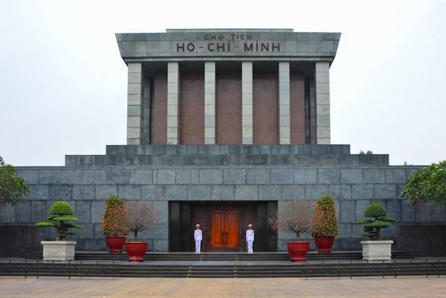 Mausoleum Ho Chi Minh. Sumber: Unsplash/Hans-Jürgen Weinhardt