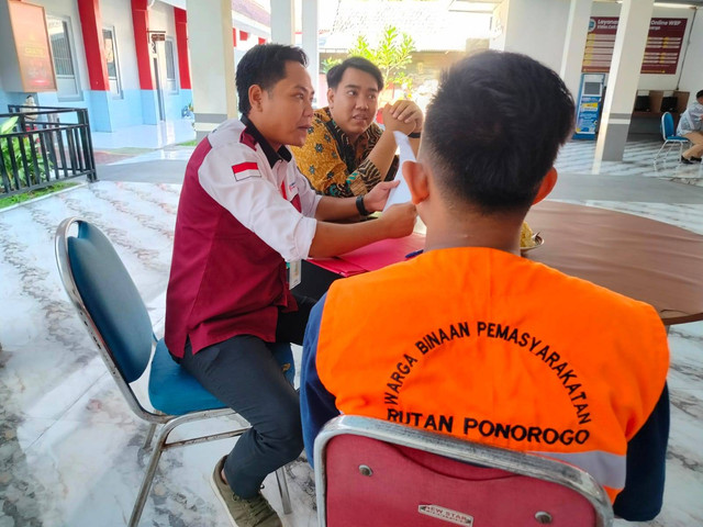 Salah satu Warga Binaan melakukan konsultasi Bantuan Hukum