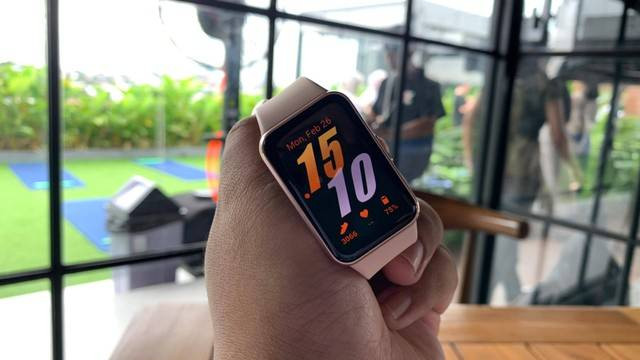 Samsung Galaxy Fit 3. Foto: Habib Allbi Ferdian/kumparan