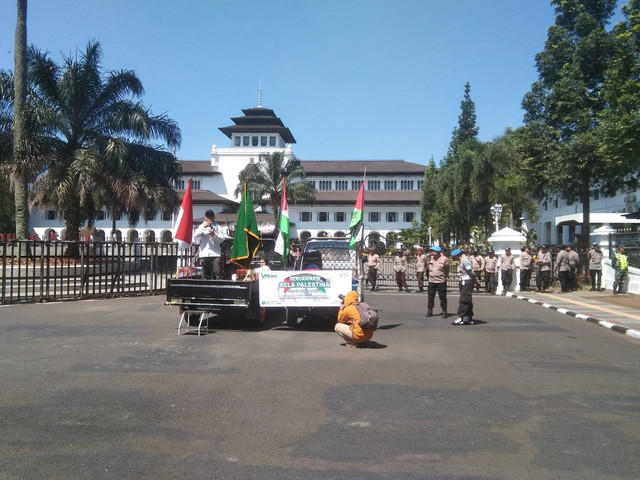 Aksi bela Palestina di depan Gedung Sate, Bandung. Photo: Dokumentasi Pribadi