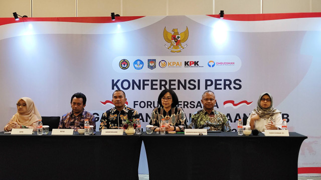 Jumpa pers Forum Bersama Pengawasan Pelaksanaan PPDB Tahun 2024/2025 di Hotel Sutasoma, Jakarta Selatan. Foto: Jonathan Devin/kumparan