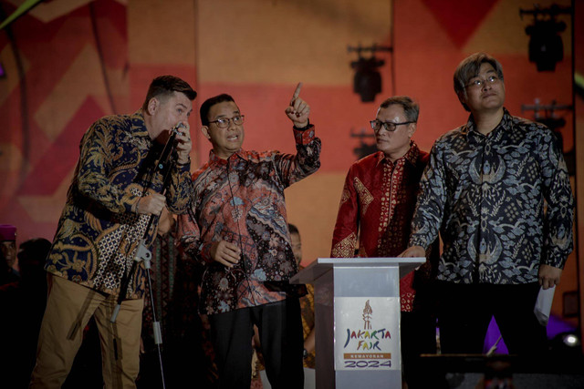 Anies Baswedan hadir di Pekan Raya Jakarta 2024 di JIExpo Kemayoran, Jakarta, Jumat (21/6/2024). Foto: Jamal Ramadhan/kumparan