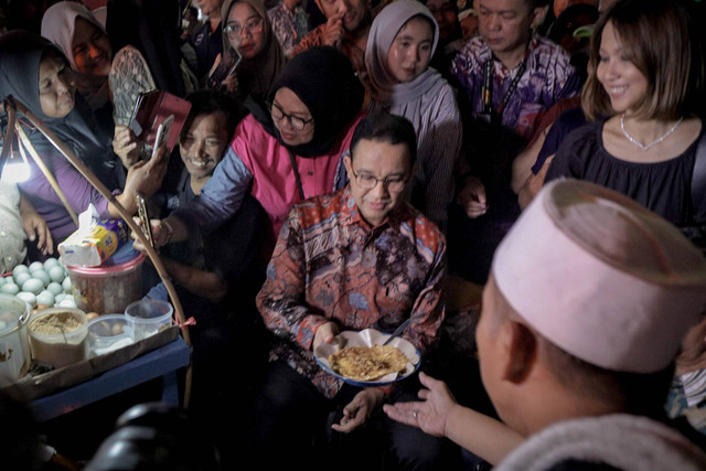 Anies Baswedan hadir di Pekan Raya Jakarta (PRJ) 2024 di JIExpo Kemayoran, Jakarta, Jumat (21/6/2024). Foto: Jamal Ramadhan/kumparan