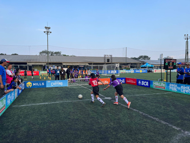 Acara Milklife Soccer Challenge yang diinisiasi Bakti Olahraga Djarum Foundation bersama Milklife di Bandung, Jawa Barat, Kamis (20/6/2024). Foto: Eka Nurjanah/kumparan