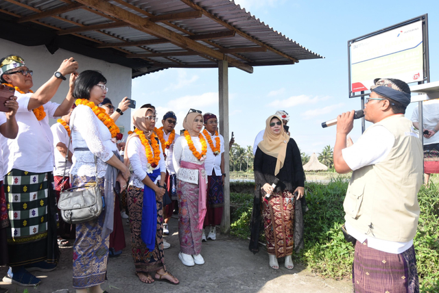 Pertamina mengajak 33 pemimpin redaksi (Pemred) media massa mengunjungi Desa Energi Berdikari di Desa Keliki, Ubud, Kabupaten Gianyar, Bali, Jumat (21/6/2024). Foto: Dok. Pertamina