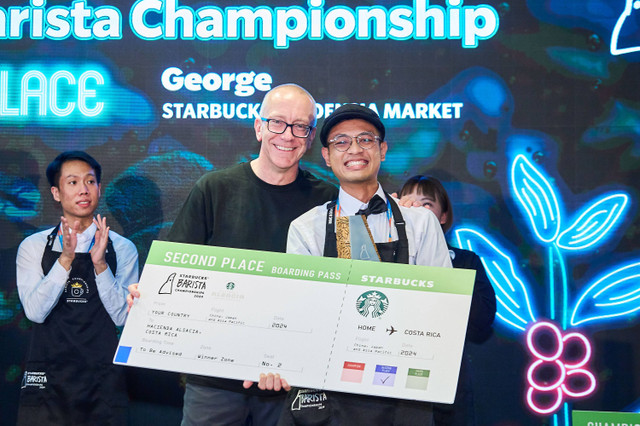 Barista asal Bali dan Tangerang menjadi juara di Starbucks Regional Championship 2024 di Hong Kong. Foto: Dok. Starbucks