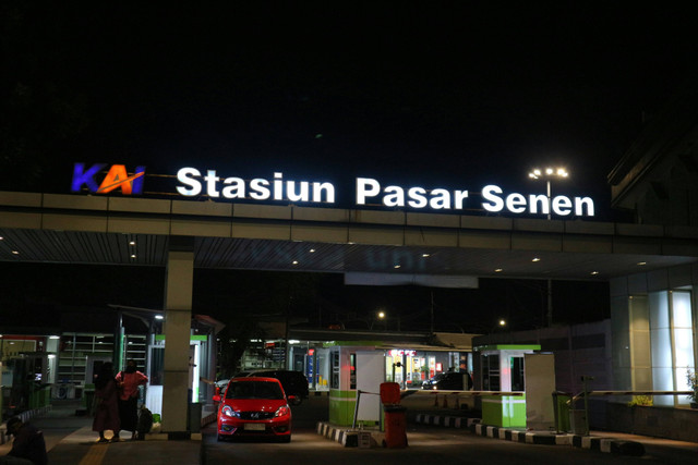 Tempat Makan dekat Stasiun Pasar Senen. Foto hanya sebagai ilustrasi. Sumber: Unsplash/Oktavia Ningrum.