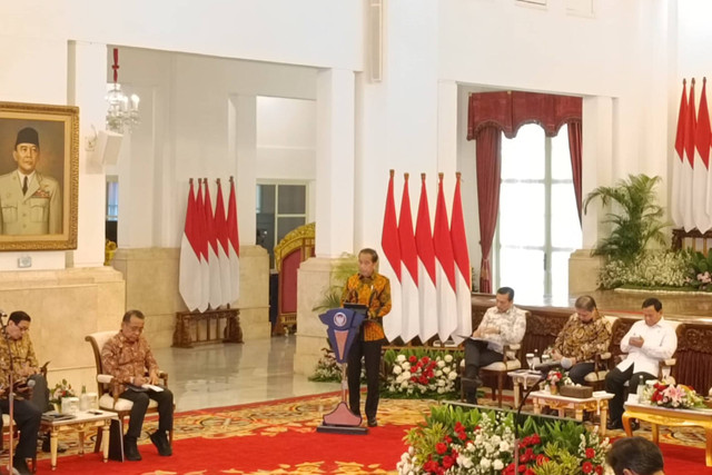 Presiden Jokowi pimpin Sidang Rapat Paripurna kabinet di Istana Presiden, Jakarta, Senin (24/6/2024). Foto: Zamachsyari/kumparan