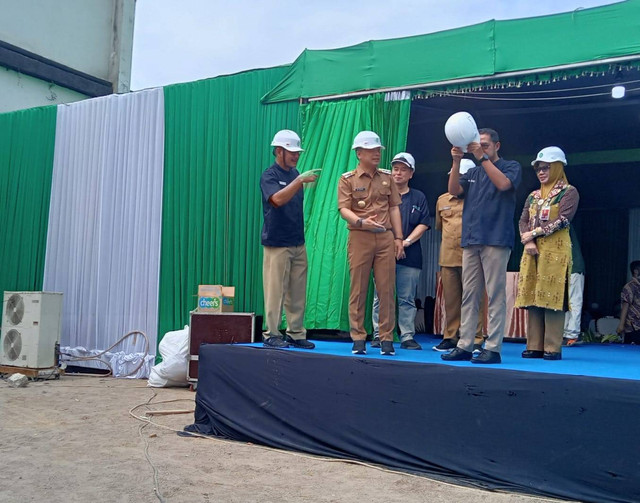 Ground breaking pengembangan RSIA Kendangsari yang dihadiri Wali Kota Surabaya Eri Cahyadi, Senin (24/6).