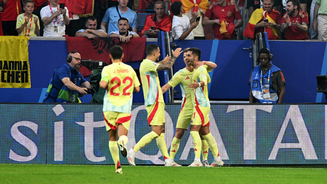 Selebrasi gol Ferran Torres saat Albania vs Spanyol dalam laga terakhir Grup B Piala Eropa 2024 di Dusseldorf Arena, Jerman, pada Selasa (25/6) dini hari WIB. Foto: REUTERS/Carmen Jaspersen