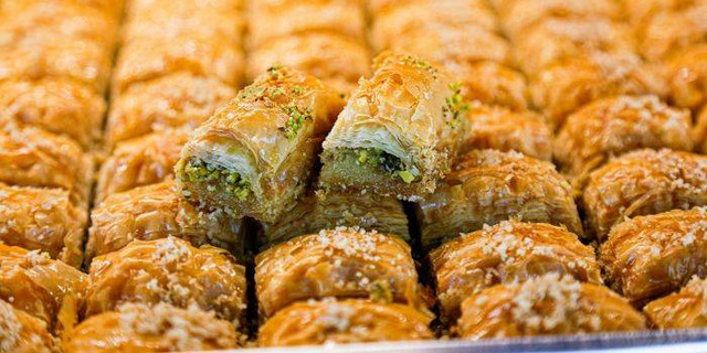 Baklava, Makanan Khas Turki. Sumber Unsplash: Syed F Hashemi