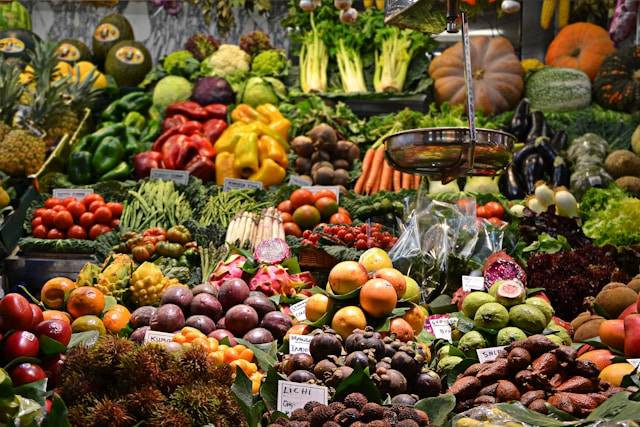 Toko Buah di PIK. Foto hanya ilustrasi, bukan tempat sebenarnya. Sumber:Unsplash/Jacopo Maia