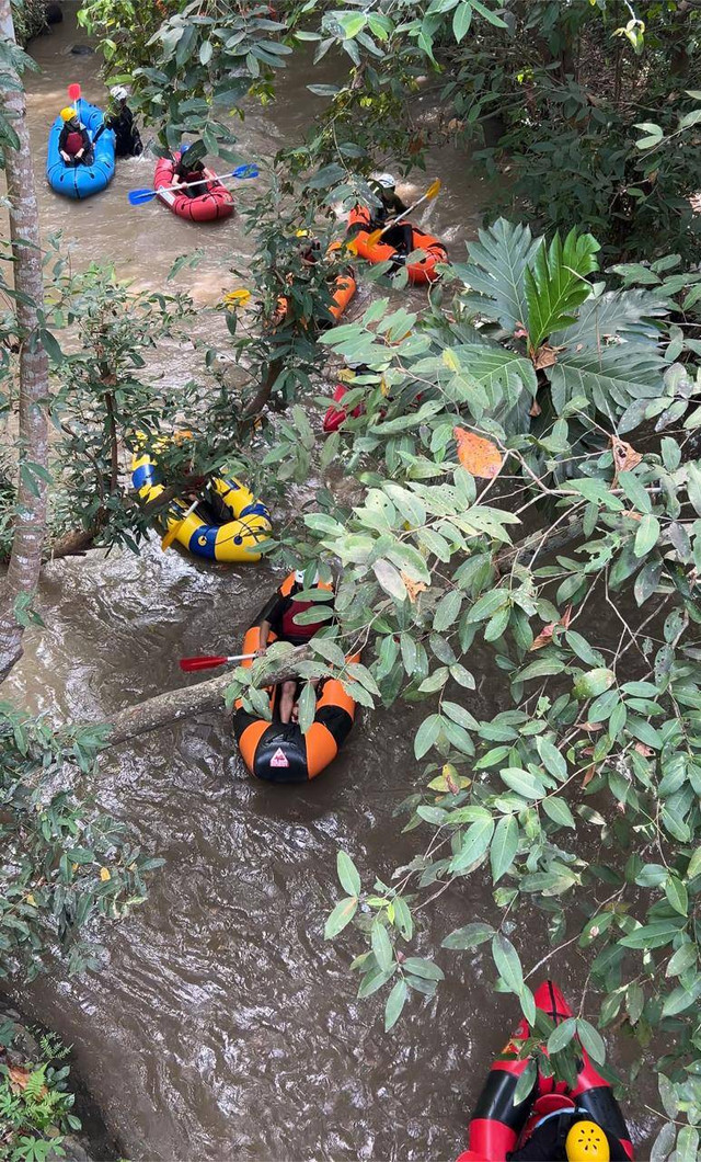 Tour packrafting Kali Papah di Kulonprogo. Foto: Caroline Pramantie/kumparan