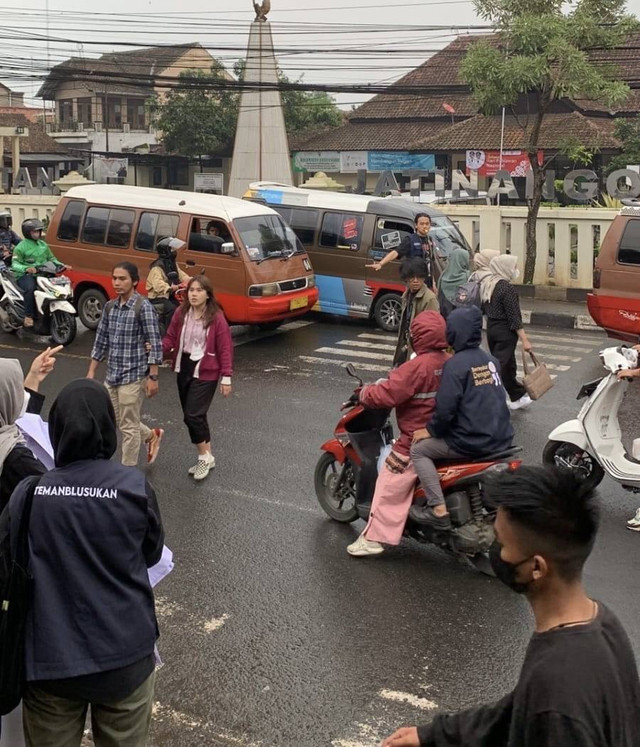 Zebra cross berbahaya di Jatinangor | Foto pribadi