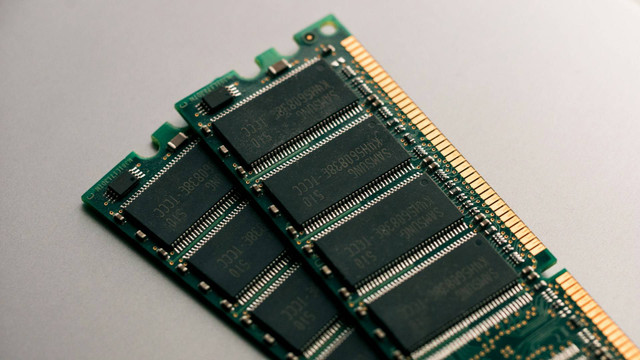 Ilustrasi Perbedaan RAM DDR4 dan DDR5. Sumber: harrison broadbent/unsplash