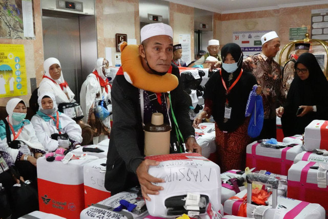 Jemaah haji Indonesia gelombang II yang berada di Makkah mulai diberangkatkan perdana ke Madinah, hari ini, Rabu (26/6/2024).  Foto: Dok. MCH 2024