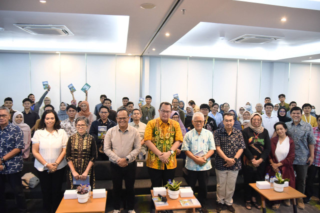 IPB University Gelar Peluncuran dan Bedah Buku “Antara Grasberg dan Arafura”