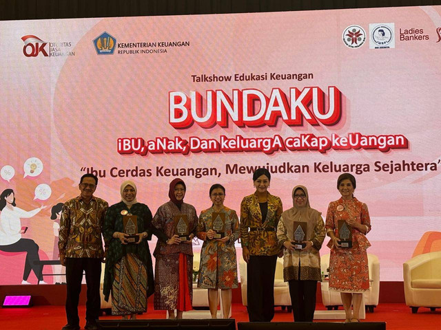  Direktur Compliance & Human Capital PT Bank Syariah Indonesia Tbk (BSI), Tribuana Tunggadewi, saat hadiri kegiatan Bunda dari OJK. Foto: Wina R./kumparan