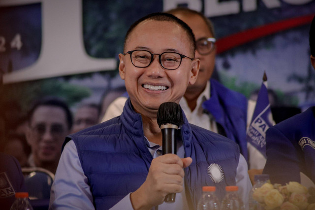 Sekjen Partai Amanat Nasional (PAN), Eddy Soeparno memberikan keterangan saat konferensi pers menjelang Rakernas 4 PAN di Kantor DPP PAN, Pasar Minggu, Jakarta Selatan, Kamis (27/6/2024). Foto: Jamal Ramadhan/kumparan