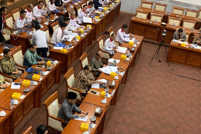 Suasana rapat kerja Komisi I DPR RI bersama Menkominfo dan BSSN, Kamis (27/6/2024). Foto: Luthfi Humam/kumparan