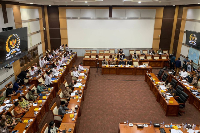 Suasana rapat kerja Komisi I DPR RI bersama Menkominfo dan BSSN, Kamis (27/6/2024). Foto: Luthfi Humam/kumparan