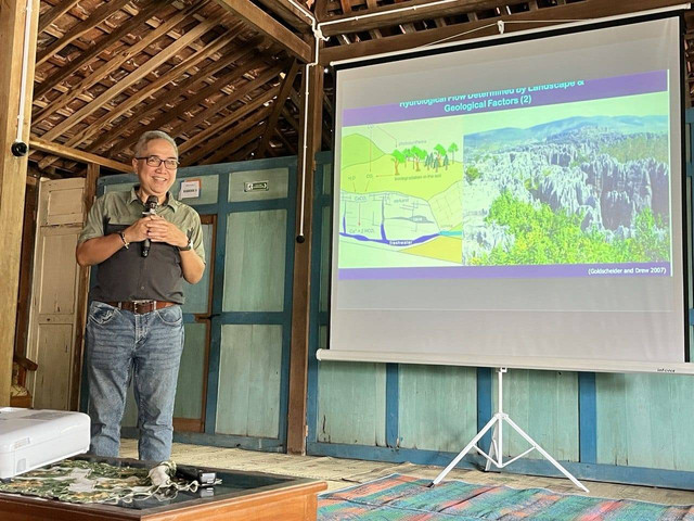 Prof. Chay Asdak, Profesor of Watershwr Management, Faculty of Agric, Industrial Technologi Universitas Padjajaran. Foto: M Wulan