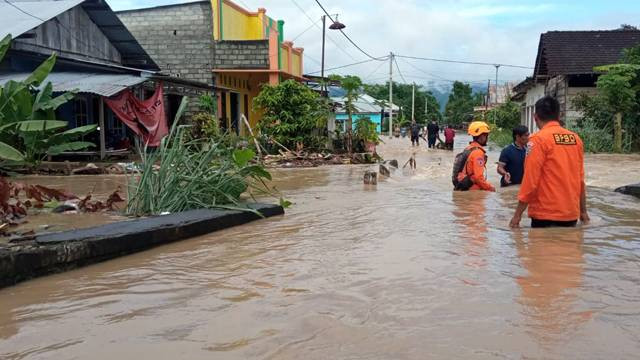 Banjir di Kabupaten Bolaang Mongondow, Sulawesi Utara.