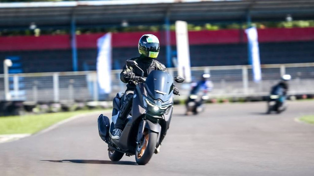 Pengujian Yamaha NMax terbaru di Sirkuit Sentul Karting, Bogor, Jawa Barat. Foto: YIMM