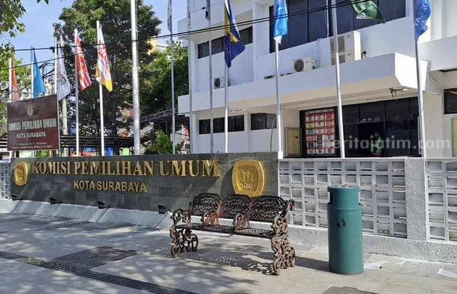 Kantor KPU Kota Surabaya di Jalan Adityawarman. Foto: Ade Mas Rio