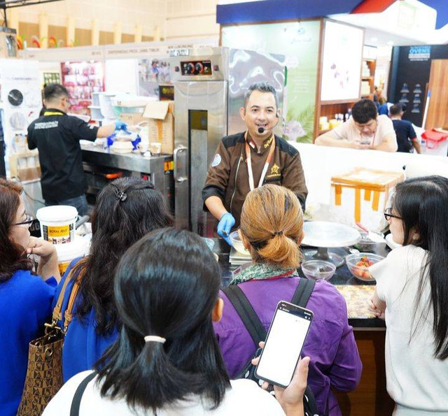 Pameran industri makanan dan minuman berskala internasional, Eastfood (IIFEX) and Eastpack 2024, menggelar pelatihan yang menghadirkan para chef profesional.