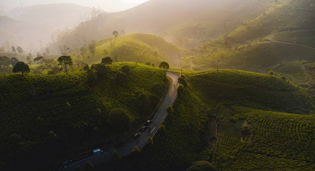 Cara ke Pangalengan dari Bandung Kota. Foto hanya ilustrasi, bukan tempat sebenarnya. Sumber: Unsplash/Daniel Nainggolan