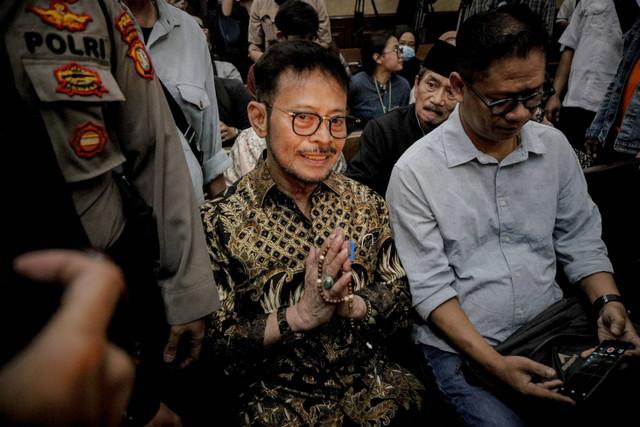 Terdakwa kasus pemerasan dan gratifikasi di Kementerian Pertanian Syahrul Yasin Limpo bersiap untuk menjalani sidang pembacaan tuntutan di Pengadilan Tipikor, Jakarta, Jumat (28/6/2024). Foto: Jamal Ramadhan/kumparan