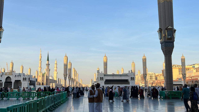 Suasana Masjid Nabawi di Madinah, Jumat (28/6). Foto: Salmah Muslimah/kumparan