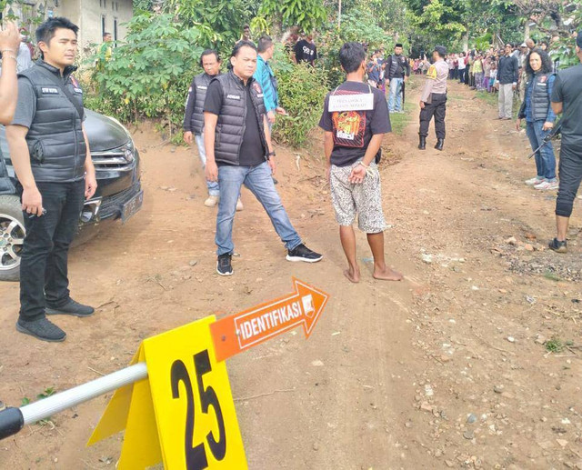 Rekonstruksi kasus pembunuhan di Wonogiri II, Kelurahan Kelapa 7, Kecamatan Kotabumi Selatan, Lampung Utara. | Foto: Dok Istimewa