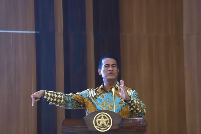 Mentan Andi Amran Sulaiman saat menjadi pembicara utama dalam Dialog Kebangsaan Sekolah Staf dan Pimpinan Lembaga Pendidikan dan Pelatihan Polri (Sespim Lemdiklat) di Lembang, Kabupaten Bandung Barat. Foto: Dok. Istimewa