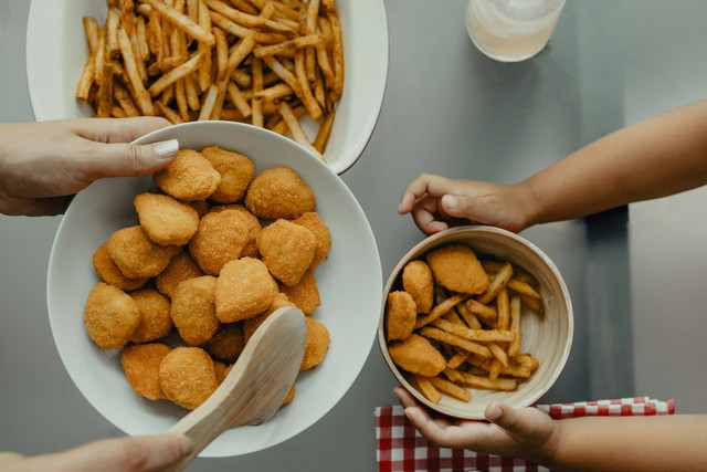 Makanan khas Kendari. Foto hanya ilustrasi, bukan gambar sebenarnya. Sumber: Unsplash/ Tyson. 