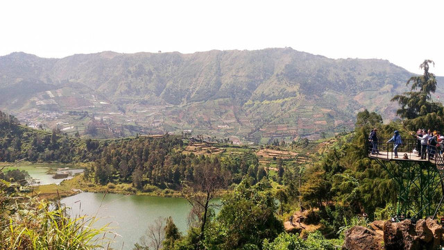 Telaga Warna Dieng. Sumber: Pixabay/R4CProject