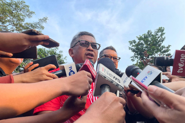 Sekjen PDIP, Hasto Kristiyanto, saat ditemui wartawan usai Soekarno Run dalam rangka puncak Bulan Bung Karno di Plaza Timur GBK, Jakarta Pusat, Minggu (30/6/2024). Foto: Fadhil Pramudya/kumparan