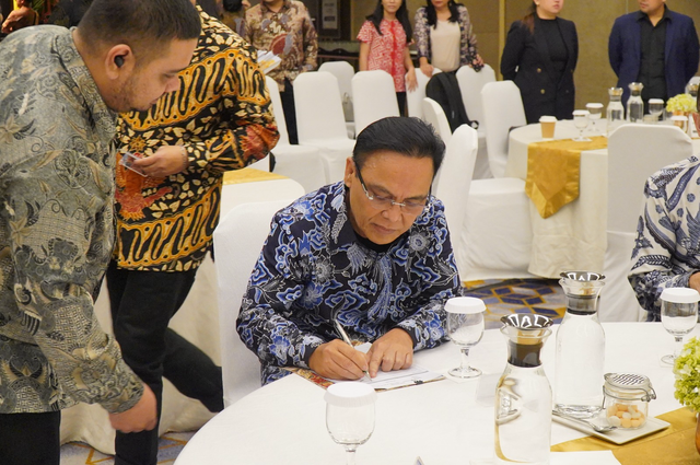 Direktur Utama Jasa Marga Subakti Syukur dalam penandatanganan kerja sama Conditional Share Purchase Agreement (CSPA) sebagai anak usaha Jasa Marga dengan MPTC, anak usaha Salim Group. Foto: Dok. Istimewa