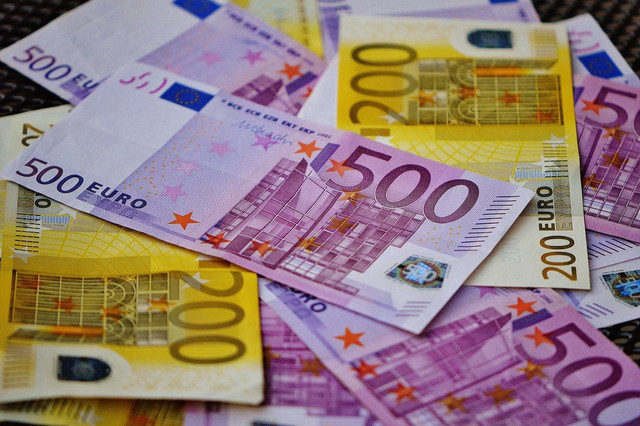 Ilustrasi pecahan uang euro. Foto: Pixabay