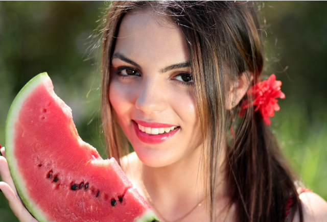 Ilustrasi cara memilih semangka yang manis. Sumber foto: Pixabay/AdinaVoicu