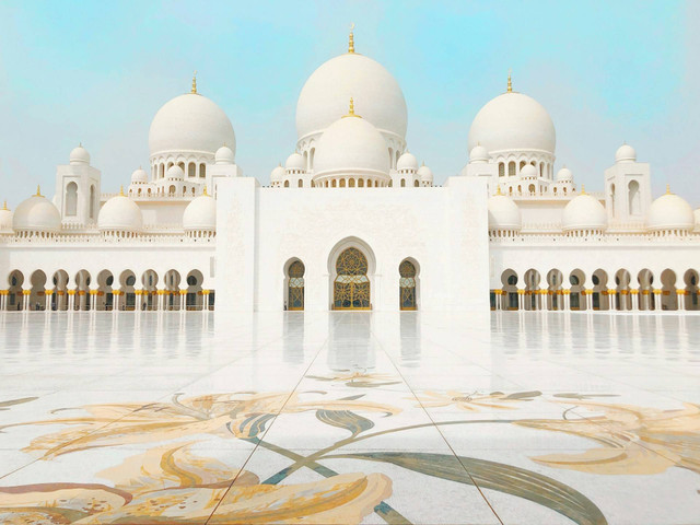 Masjid Agung Banten. Foto Hanya Ilustrasi, Bukan Tempat Sebenarnya. Sumber Unsplash Katerina Kerdi