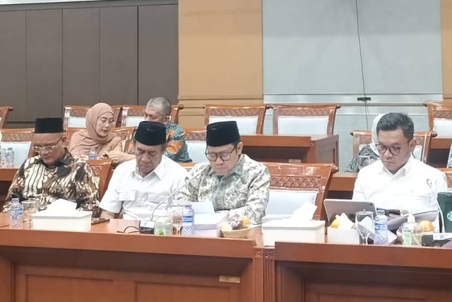 Ketua Tim Pengawas Haji 2024, Abdul Muhaimin Iskandar dalam rapat evaluasi pelaksanaan penyelenggaraan ibadah haji 2024 di ruang sidang komisi VIII, Kompleks Parlemen, Senayan, Jakarta Pusat, Senin (1/7/2024). Foto: Zamachsyari/kumparan