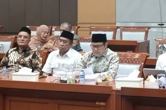 Ketua Tim Pengawas Haji 2024, Abdul Muhaimin Iskandar dalam rapat evaluasi pelaksanaan penyelenggaraan ibadah haji 2024 di ruang sidang komisi VIII, Kompleks Parlemen, Senayan, Jakarta Pusat, Senin (1/7/2024). Foto: Zamachsyari/kumparan