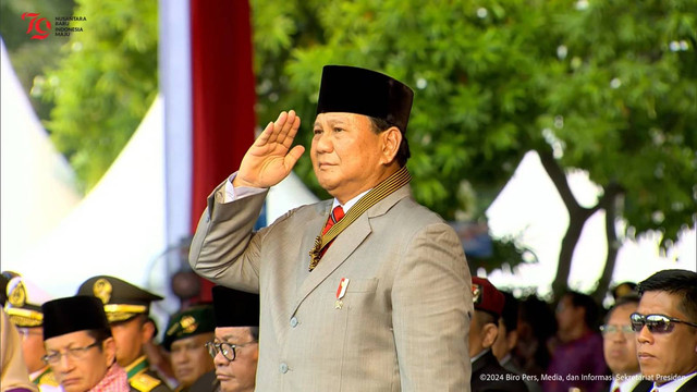 Menhan Prabowo Subianto menghadiri upacara HUT ke-78 Bhayangkaran di Lapangan Monas, Jakarta, Senin (1/7/2024). Foto: YouTube/Sekretariat Presiden