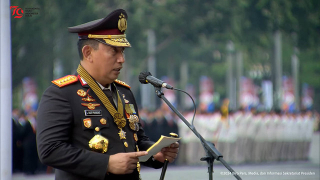 Kapolri Listyo Sigit Prabowo saat HUT Bhayangkara di Monas, Jakarta, Senin (1/7/2024). Foto: YouTube/Sekretariat Presiden