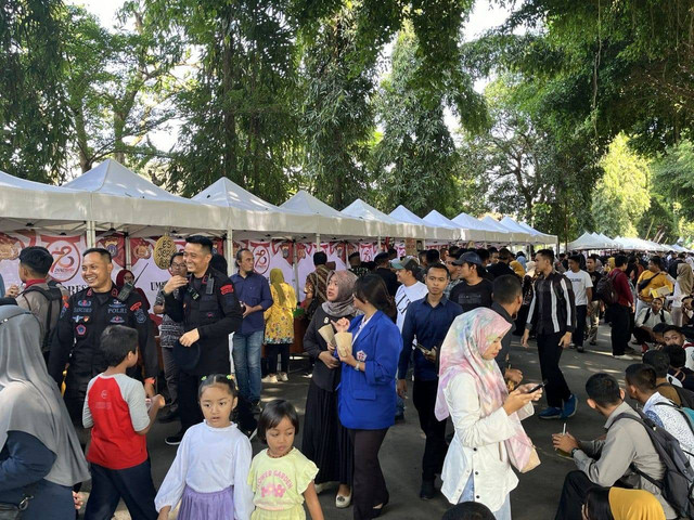 Suasana Pesta Rakyat UMKM di lapangan Pemda Sleman yang digelar untuk peringati Hari Bhayangkara ke-78, Senin (1/7/2024). Foto: M Wulan