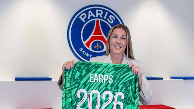 Mary Earps dikontrak dua tahun oleh Paris Saint-Germain dengan status bebas transfer. Foto: Paris Saint-Germain